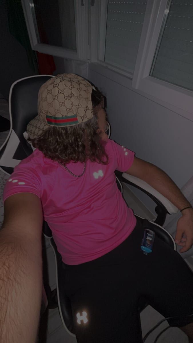 Antonio - Sites gay à Eclagnens Profil de Antonio, 27 ans, Sites gay à Eclagnens (Vaud)