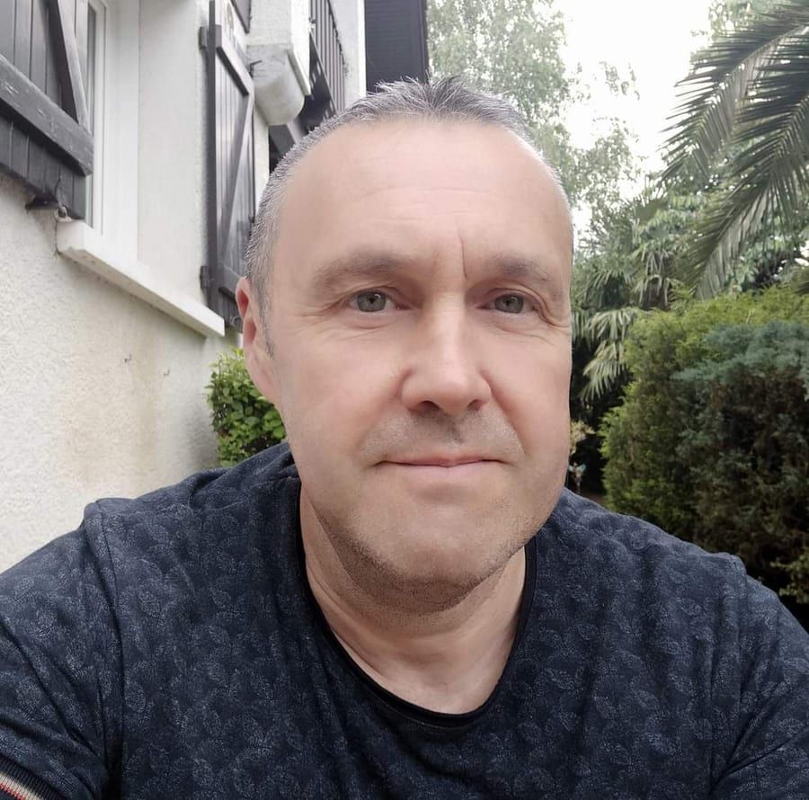 Amirdine - Sites gay à Ilanz Profil de Amirdine, 32 ans, Sites gay à Ilanz (Grisons)