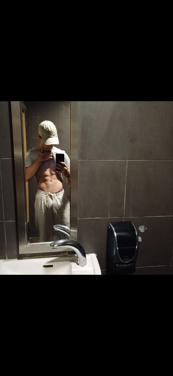 Iker - Sites gay à Bollodingen Profil de Iker, 32 ans, Sites gay à Bollodingen (Berne)