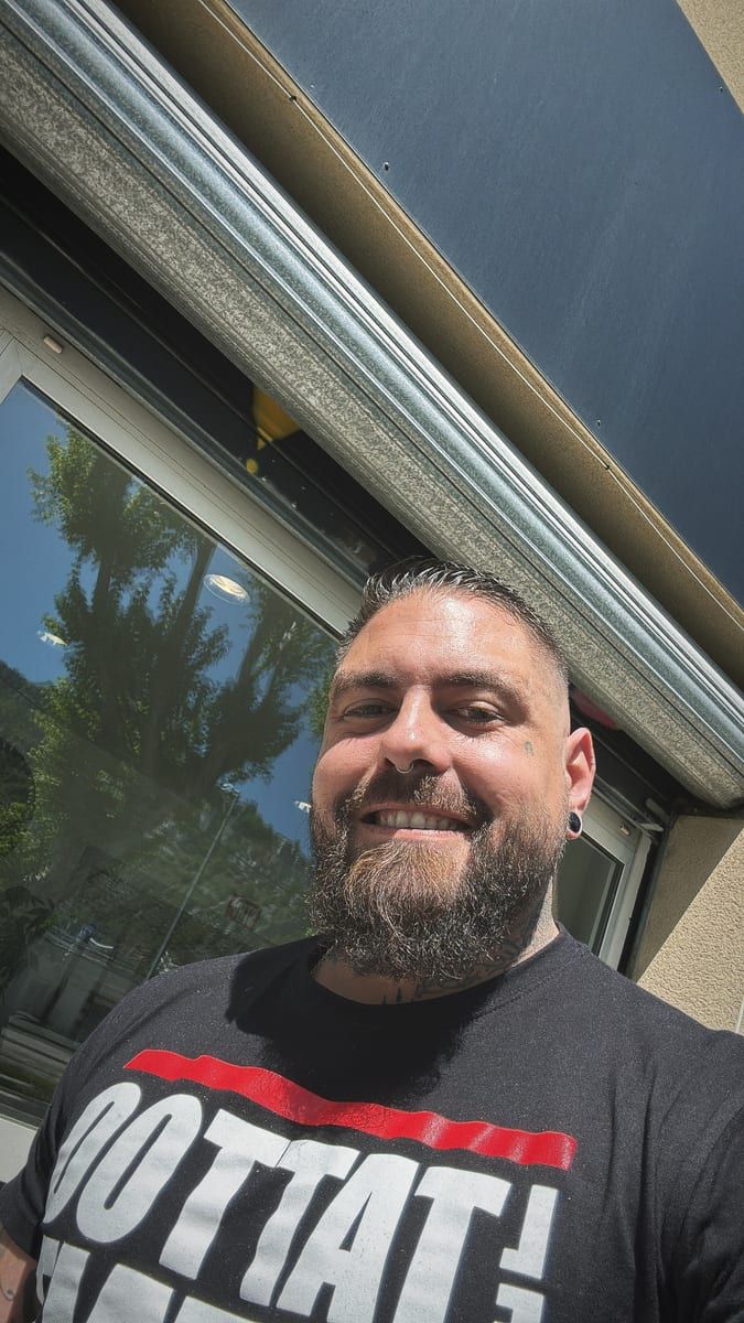 Profil de Wallace, 35 ans, Sites gay à Massongex (Valais)