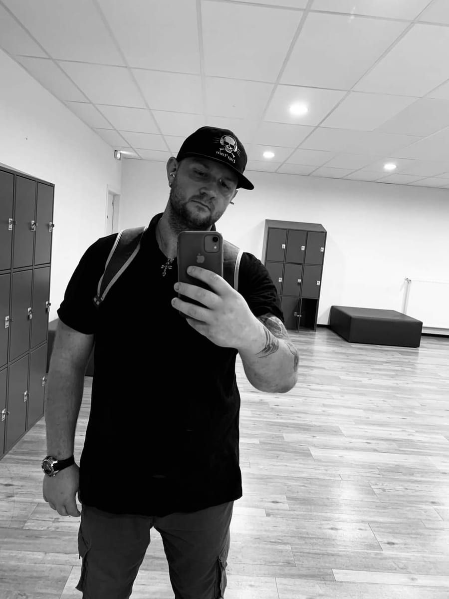 Didier - Sites gay à Wilen (Sarnen) Profil de Didier, 44 ans, Sites gay à Wilen (Sarnen) (Obwald)