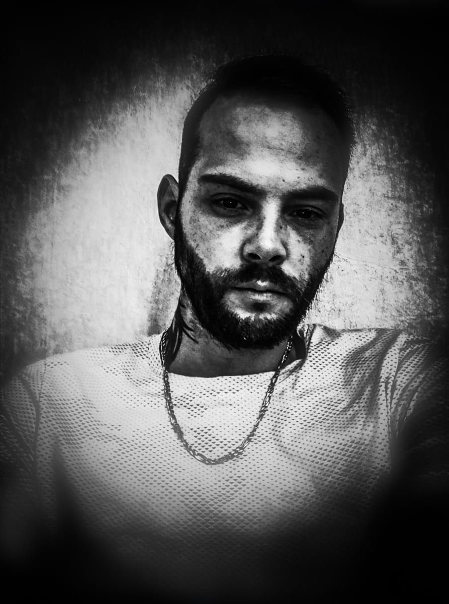 Ryade - Sites gay à Chalais Profil de Ryade, 34 ans, Sites gay à Chalais (Valais)