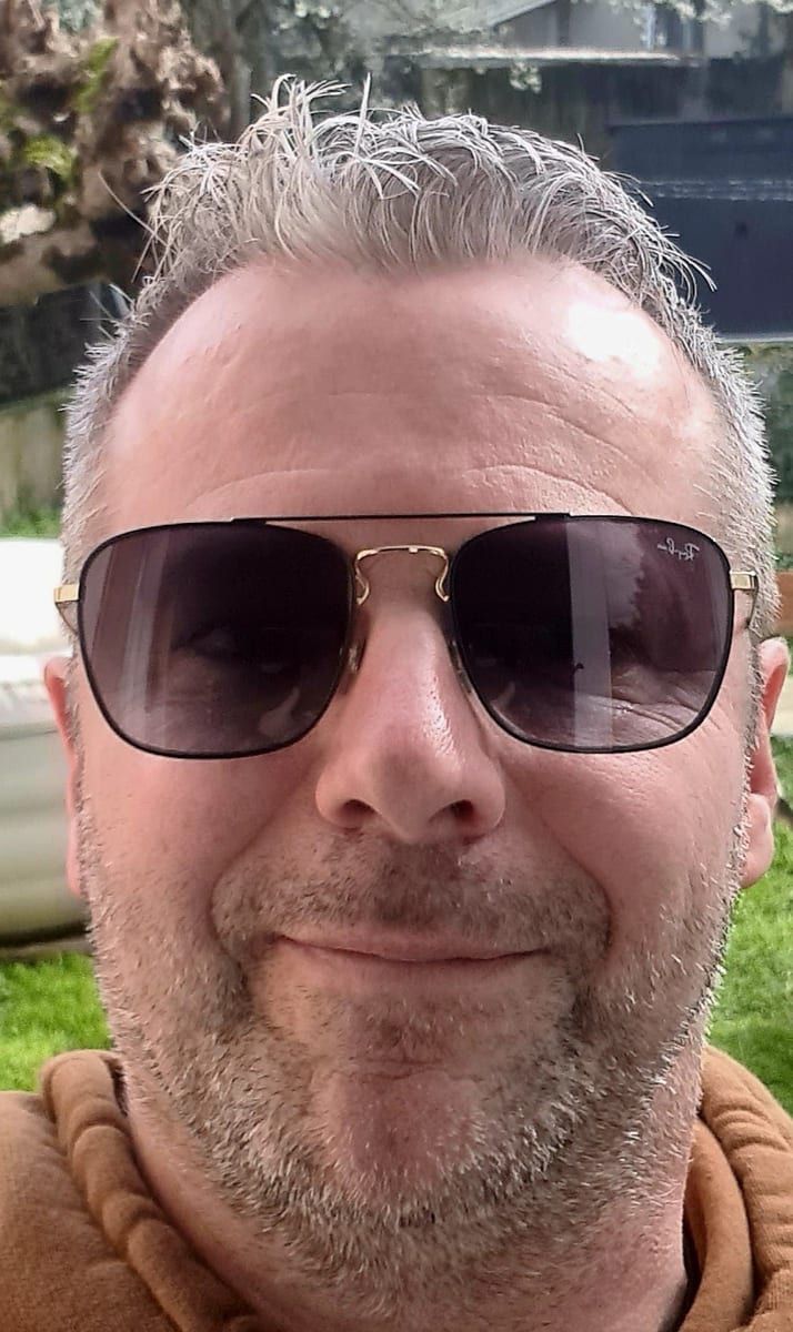 Elyess - Sites gay à Fully Profil de Elyess, 40 ans, Sites gay à Fully (Valais)