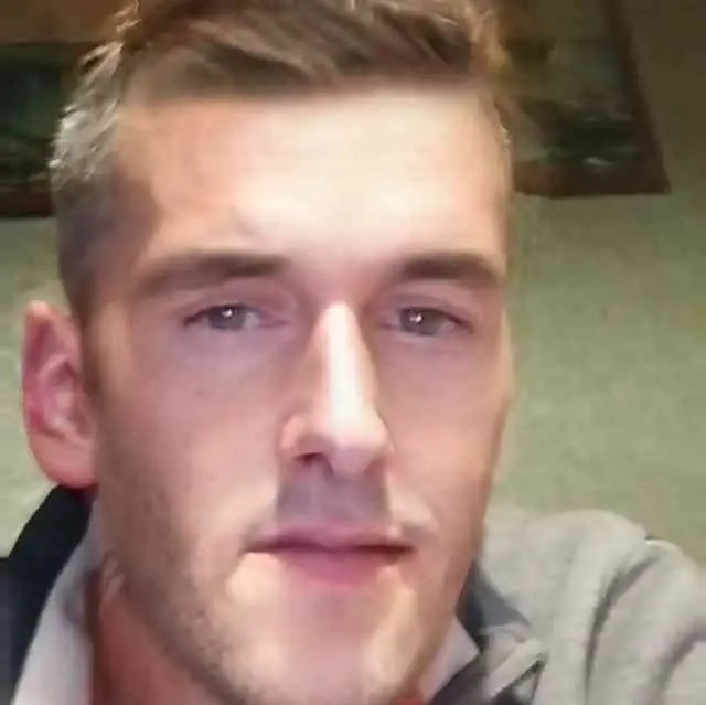 Yousseff - Sites gay à Perlen Profil de Yousseff, 37 ans, Sites gay à Perlen (Lucerne)