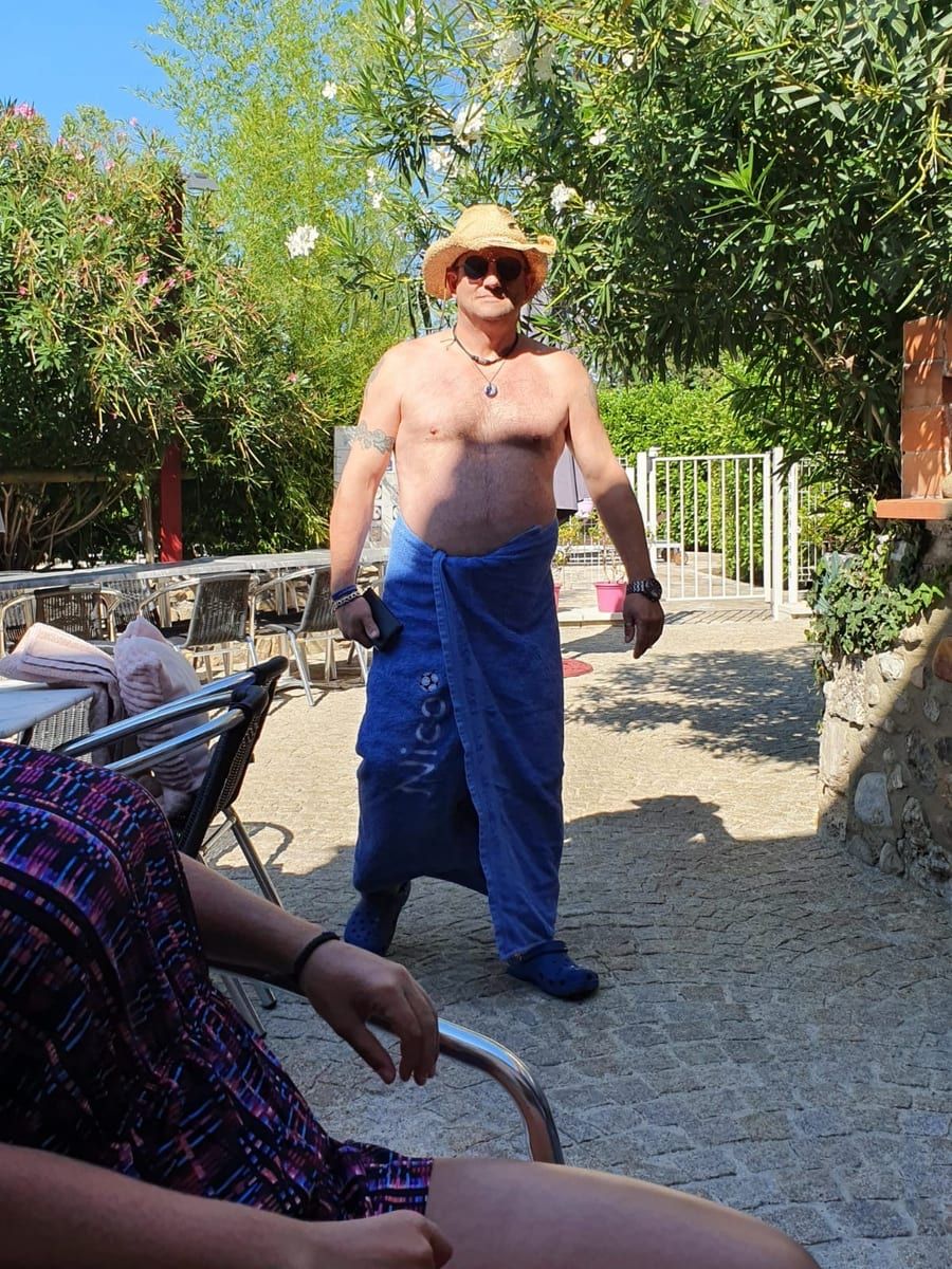 Ceferino - Sites gay à Chéserex Profil de Ceferino, 28 ans, Sites gay à Chéserex (Vaud)