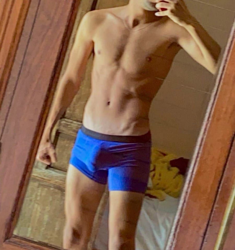 Mayann - Sites gay à Oberrickenbach Profil de Mayann, 25 ans, Sites gay à Oberrickenbach (Nidwald)