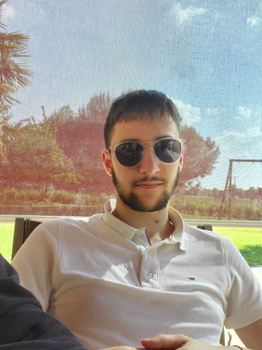 Zacary - Sites gay à Hermiswil Profil de Zacary, 27 ans, Sites gay à Hermiswil (Berne)