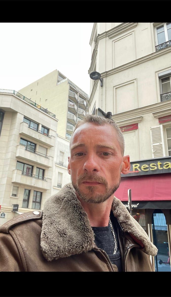 Yolan - Sites gay à Vico Morcote Profil de Yolan, 43 ans, Sites gay à Vico Morcote (Tessin)