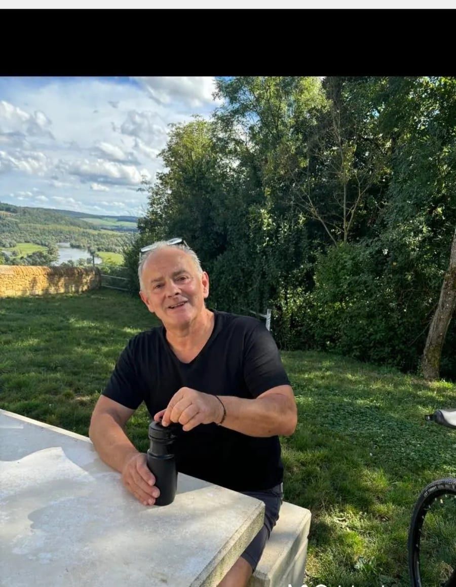 Weslay - Sites gay à Weissenstein b. Solothurn Profil de Weslay, 41 ans, Sites gay à Weissenstein b. Solothurn (Soleure)