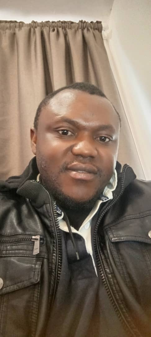 Vitaly - Sites gay à Obermutten Profil de Vitaly, 38 ans, Sites gay à Obermutten (Grisons)
