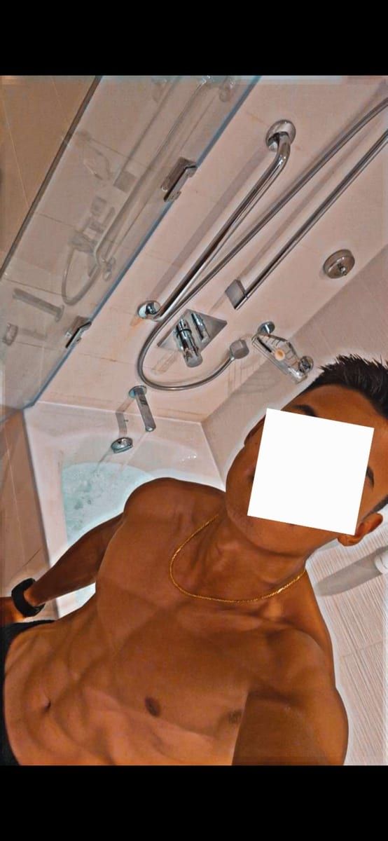 Viken - Sites gay à Zignau Profil de Viken, 44 ans, Sites gay à Zignau (Grisons)