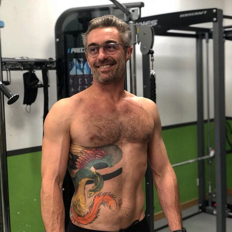 Luis-manuel - Sites gay à Noflen BE Profil de Luis-manuel, 45 ans, Sites gay à Noflen BE (Berne)