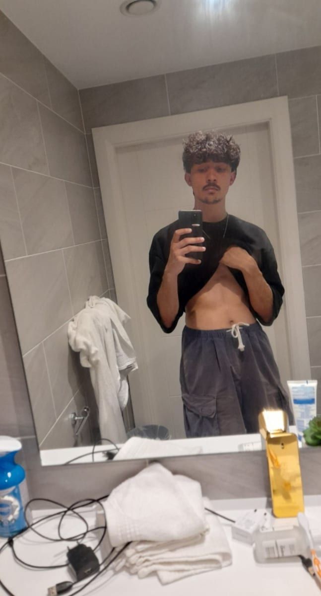 Darshan - Sites gay à Preda Profil de Darshan, 27 ans, Sites gay à Preda (Grisons)