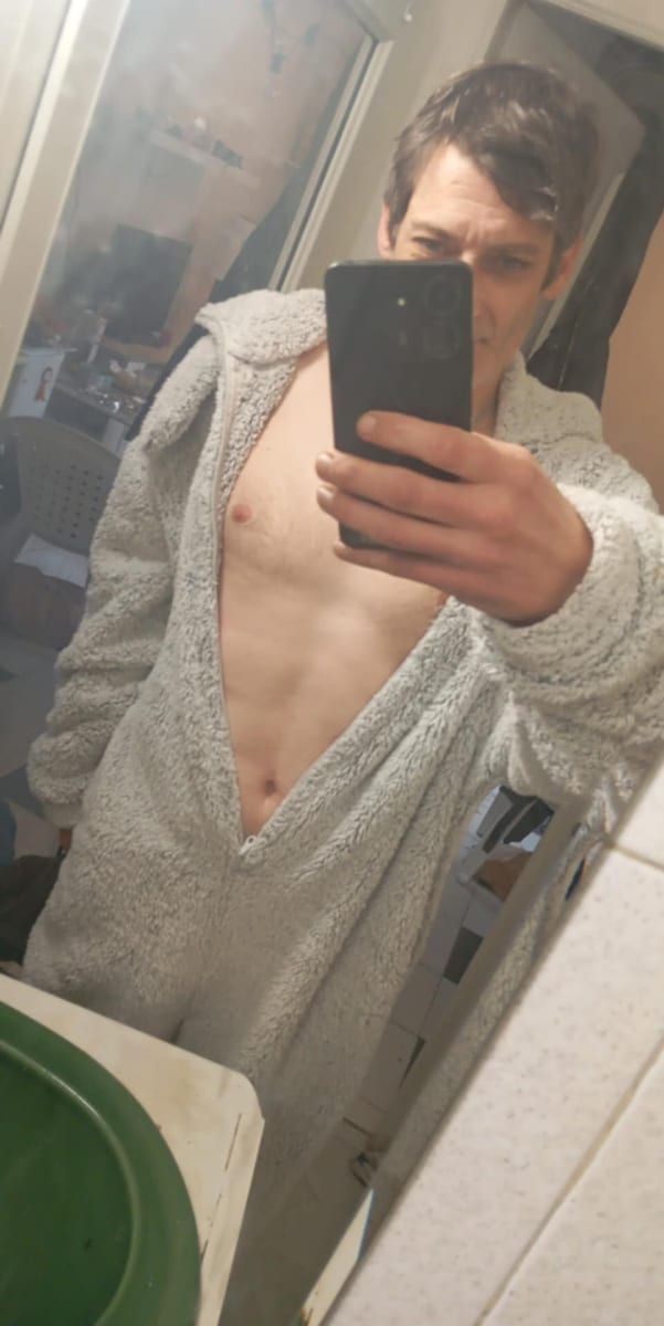 Ugo - Sites gay à Montalchez Profil de Ugo, 29 ans, Sites gay à Montalchez (Neuchâtel)