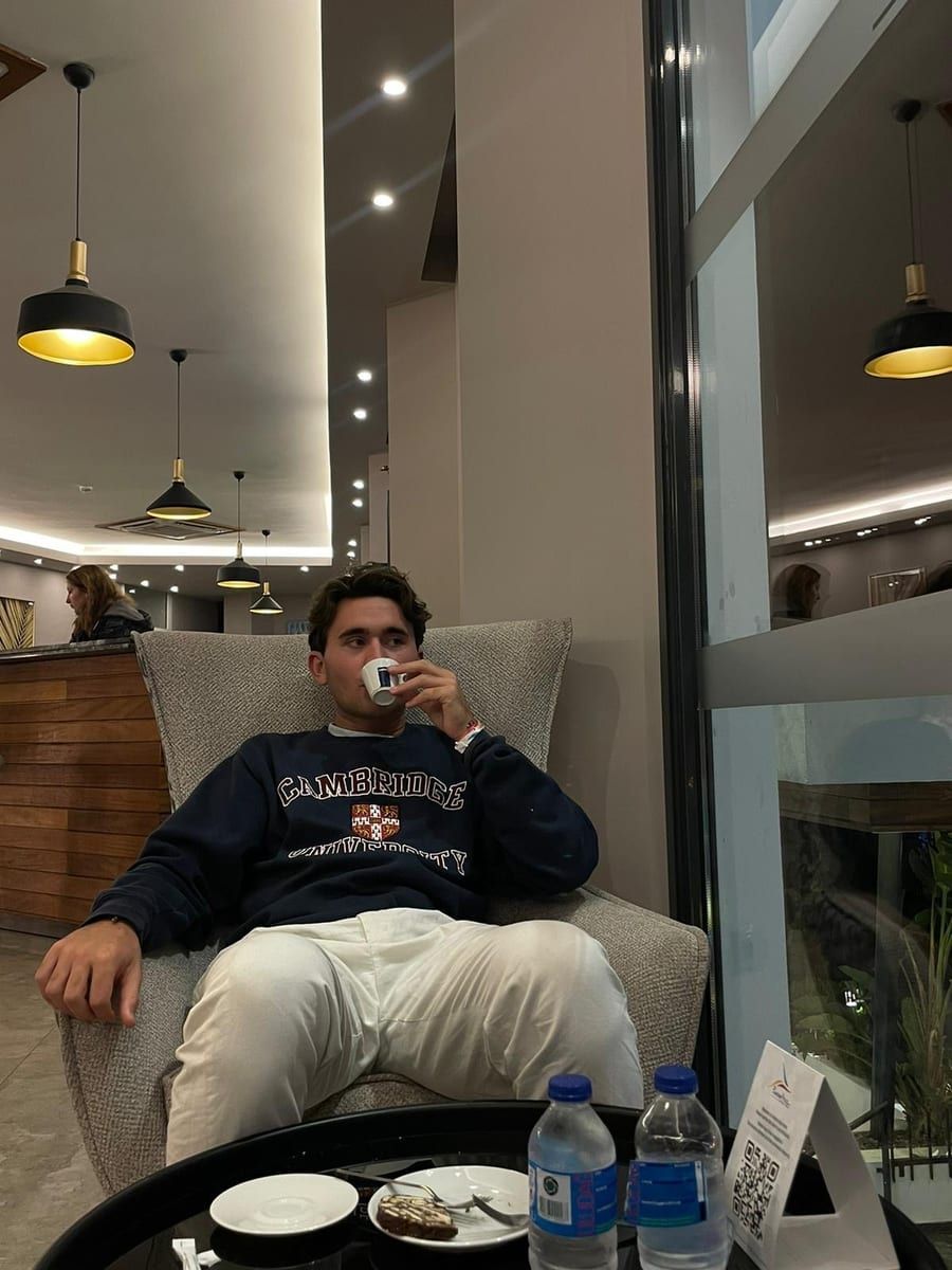 Joss - Sites gay à Bercher Profil de Joss, 42 ans, Sites gay à Bercher (Vaud)