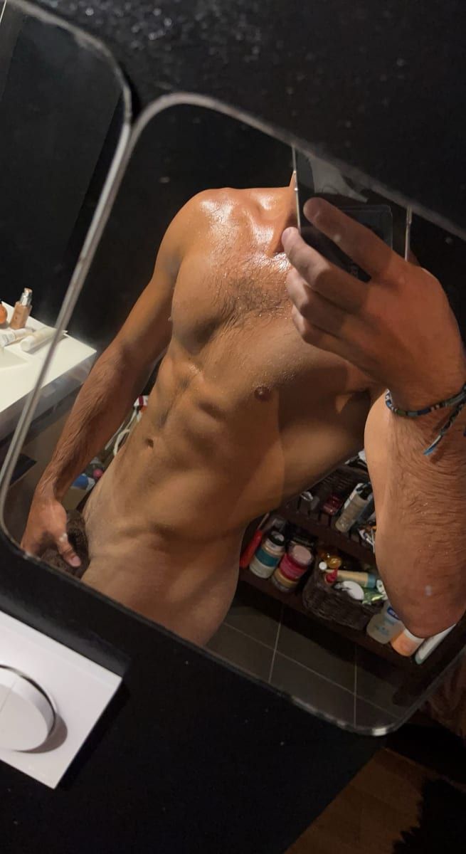 Elton - Sites gay à Ipsach Profil de Elton, 29 ans, Sites gay à Ipsach (Berne)