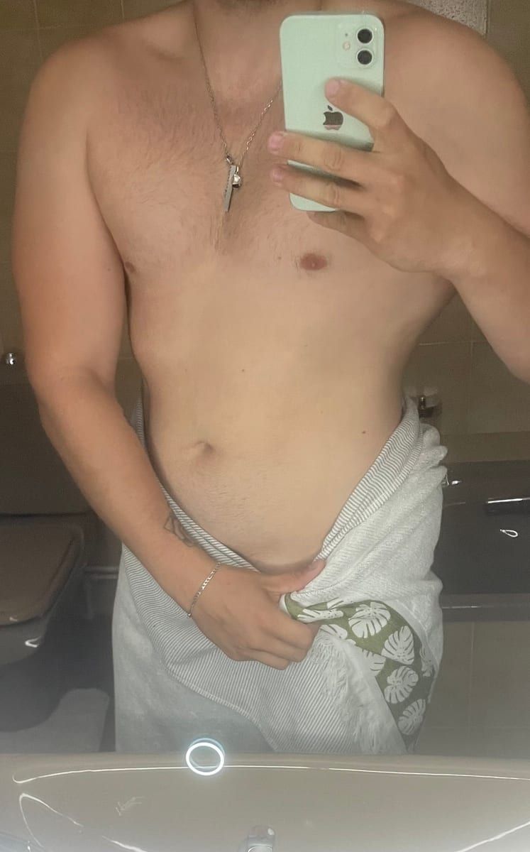 Hernan - Sites gay à Innerferrera Profil de Hernan, 31 ans, Sites gay à Innerferrera (Grisons)