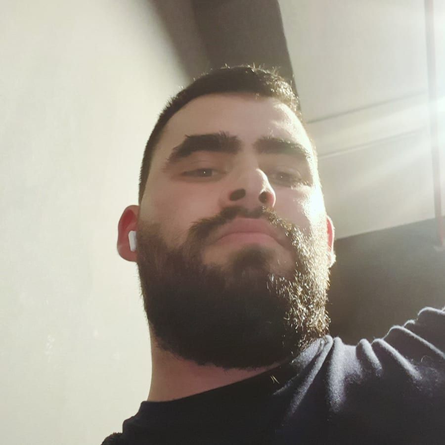 Aymerik - Sites gay à Villars-sous-Champvent Profil de Aymerik, 30 ans, Sites gay à Villars-sous-Champvent (Vaud)