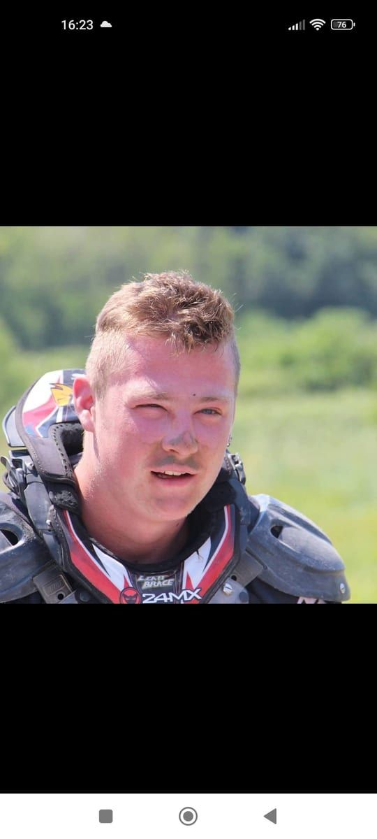 Adrian - Sites gay à Lü Profil de Adrian, 37 ans, Sites gay à Lü (Grisons)