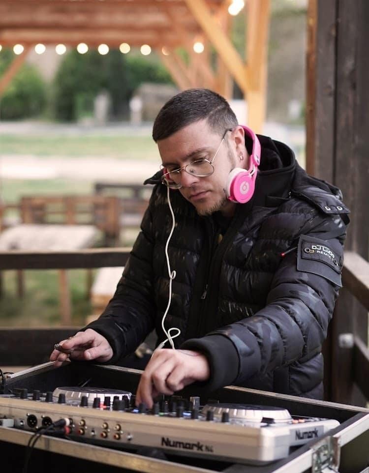 Jeoffray - Sites gay à Vicosoprano Profil de Jeoffray, 41 ans, Sites gay à Vicosoprano (Grisons)
