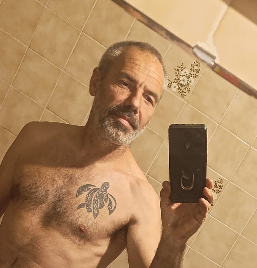 Zackarie - Sites gay à Sala Capriasca Profil de Zackarie, 26 ans, Sites gay à Sala Capriasca (Tessin)