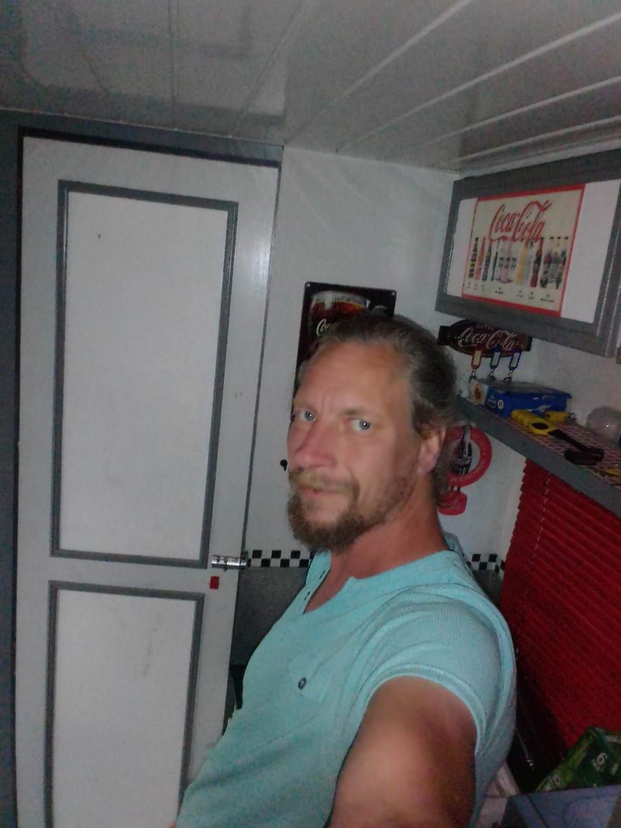 Mostefa - Sites gay à Sugiez Profil de Mostefa, 44 ans, Sites gay à Sugiez (Fribourg)