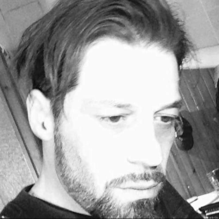 Georges - Sites gay à Büttenhardt Profil de Georges, 33 ans, Sites gay à Büttenhardt (Schaffhouse)