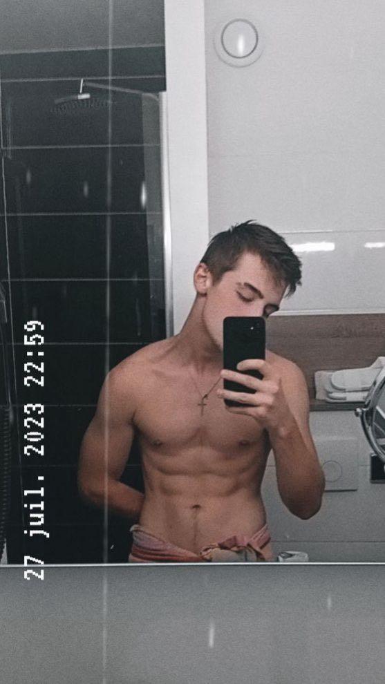 Sélim - Sites gay à Spiringen Profil de Sélim, 33 ans, Sites gay à Spiringen (Uri)