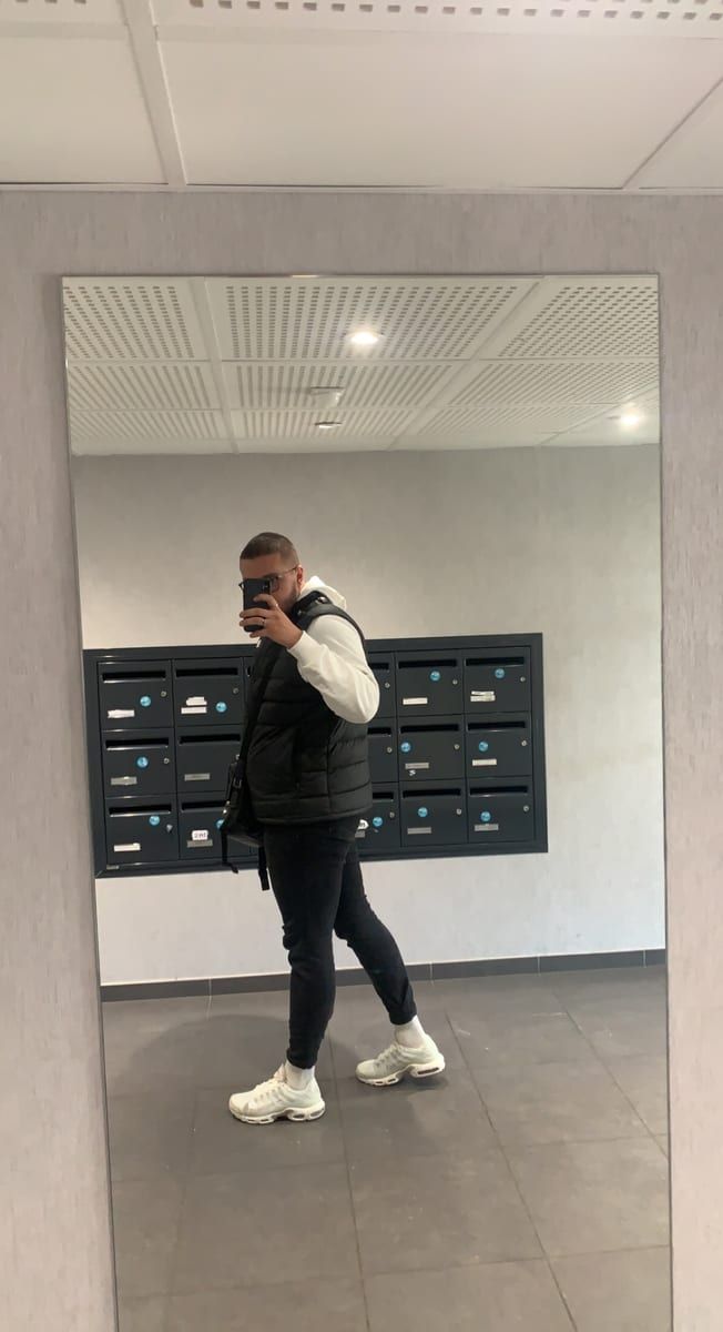Jezy - Sites gay à Villars-Epeney Profil de Jezy, 39 ans, Sites gay à Villars-Epeney (Vaud)