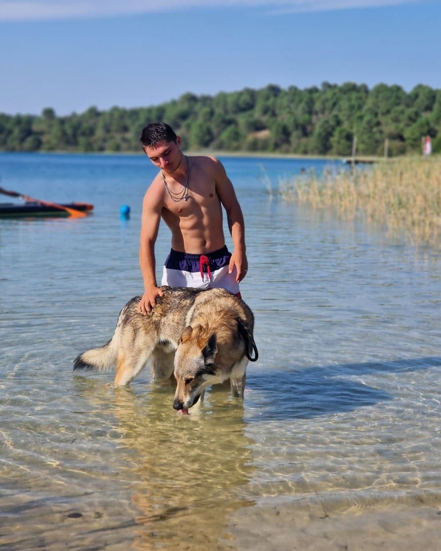 Zach - Sites gay à Etzgen Profil de Zach, 31 ans, Sites gay à Etzgen (Argovie)