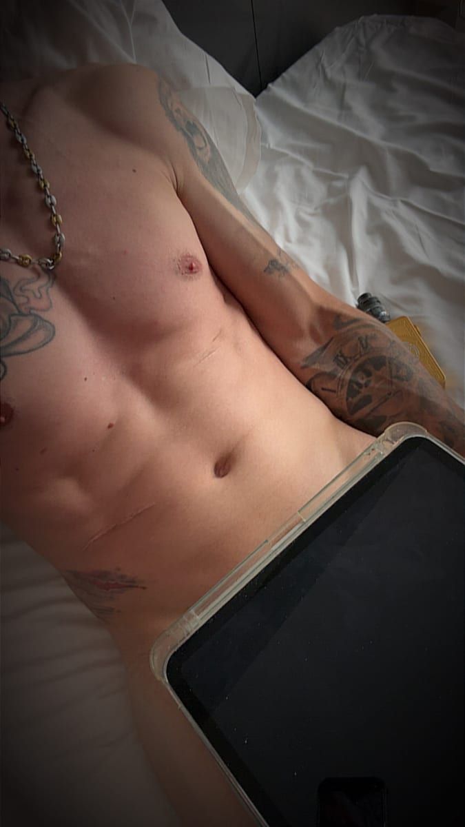 Thang - Sites gay à Schwende Profil de Thang, 28 ans, Sites gay à Schwende (Appenzell Rhodes-Intérieures)
