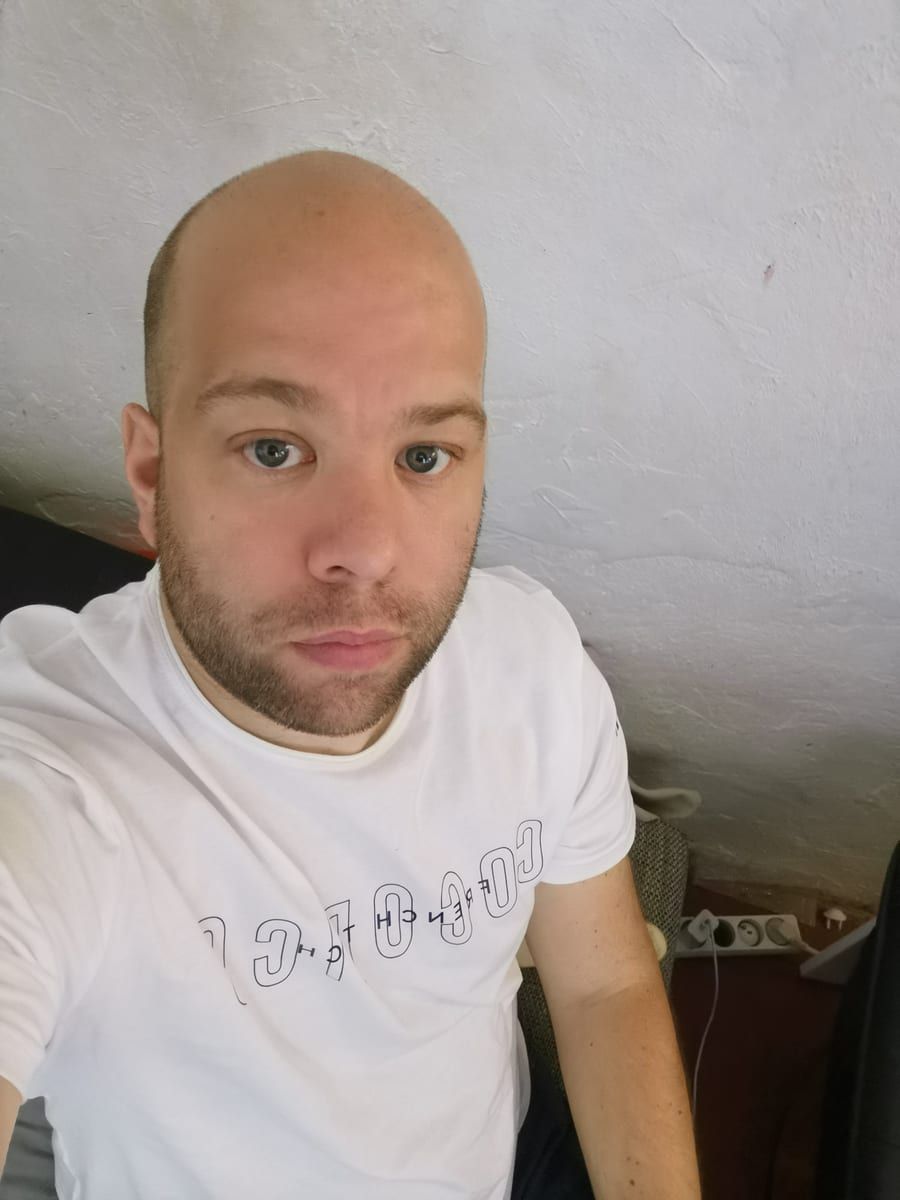 Steves - Sites gay à Vilars NE Profil de Steves, 24 ans, Sites gay à Vilars NE (Neuchâtel)