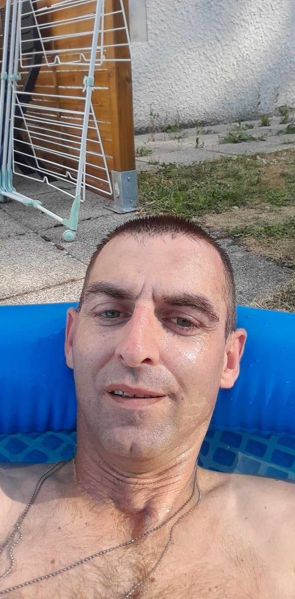 Dov - Sites gay à Beatenberg Profil de Dov, 40 ans, Sites gay à Beatenberg (Berne)