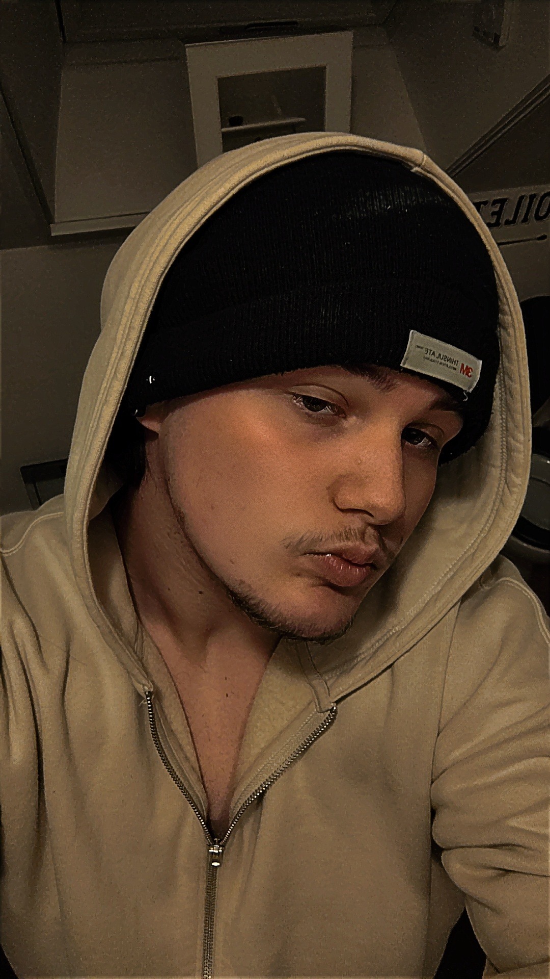 Nathann - Sites gay à Urmein Profil de Nathann, 32 ans, Sites gay à Urmein (Grisons)