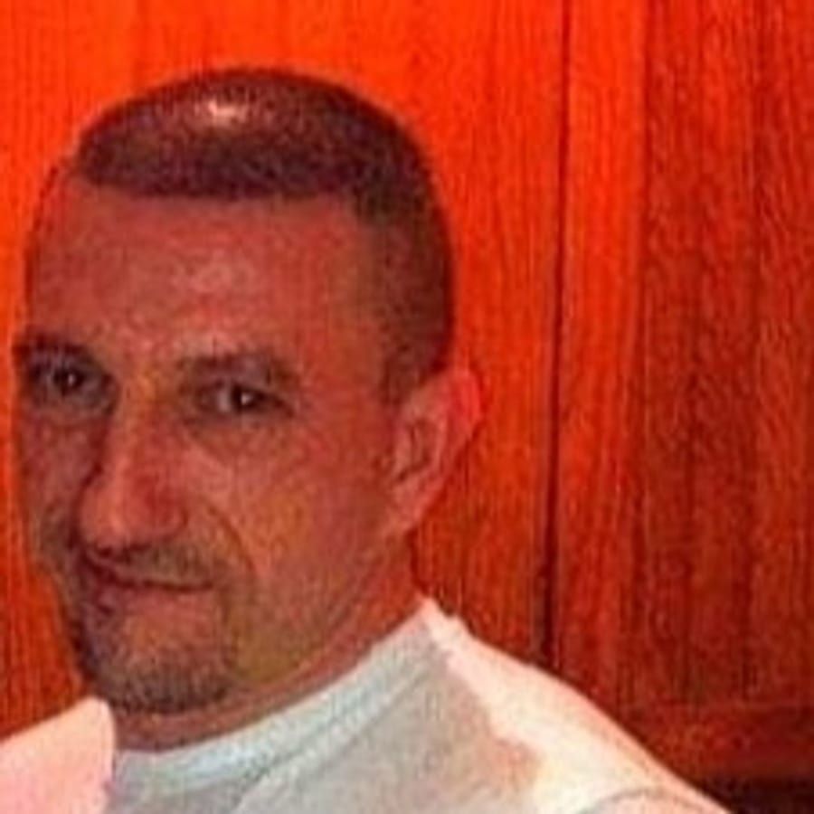 Sabrino - Sites gay à Wilihof Profil de Sabrino, 34 ans, Sites gay à Wilihof (Lucerne)