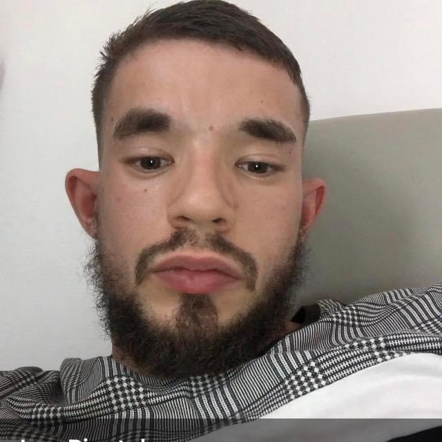 Lyor - Sites gay à Filzbach Profil de Lyor, 31 ans, Sites gay à Filzbach (Glaris)