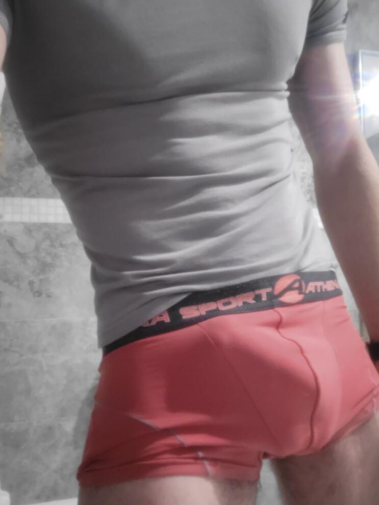 Nathis - Sites gay à Pany Profil de Nathis, 37 ans, Sites gay à Pany (Grisons)