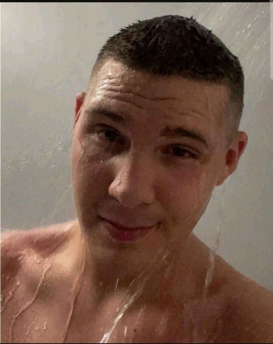 Lian - Sites gay à Flims Waldhaus Profil de Lian, 34 ans, Sites gay à Flims Waldhaus (Grisons)