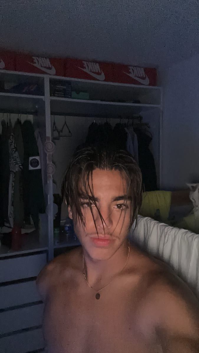 Esdras - Sites gay à Noiraigue Profil de Esdras, 37 ans, Sites gay à Noiraigue (Neuchâtel)